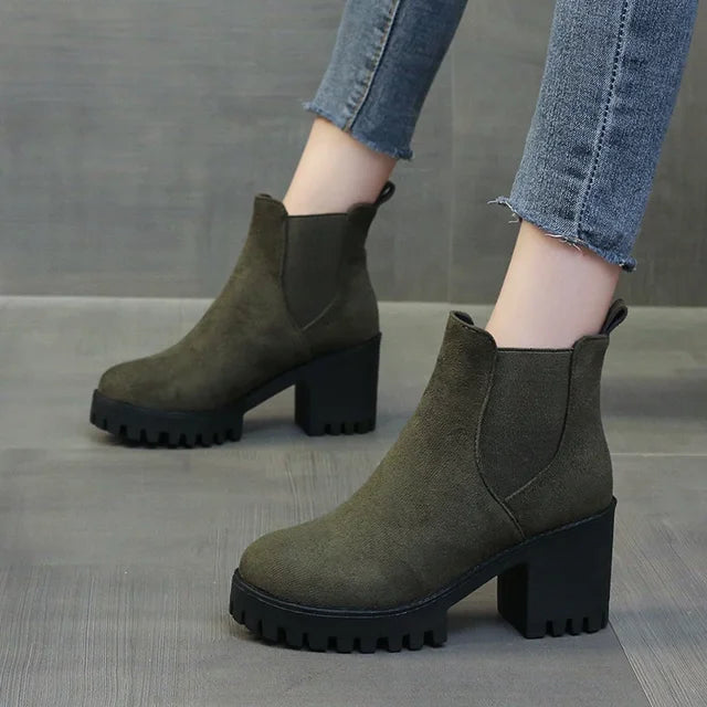 Bota Feminina de Inverno em Couro Legítimo - Lara