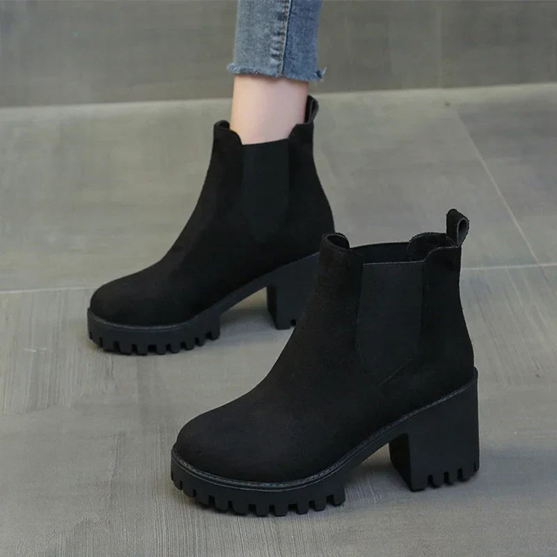 Bota Feminina de Inverno em Couro Legítimo - Lara